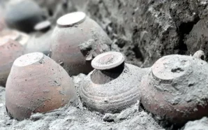У Помпеї археологи розкопали колекцію посуду та керамічних глечиків